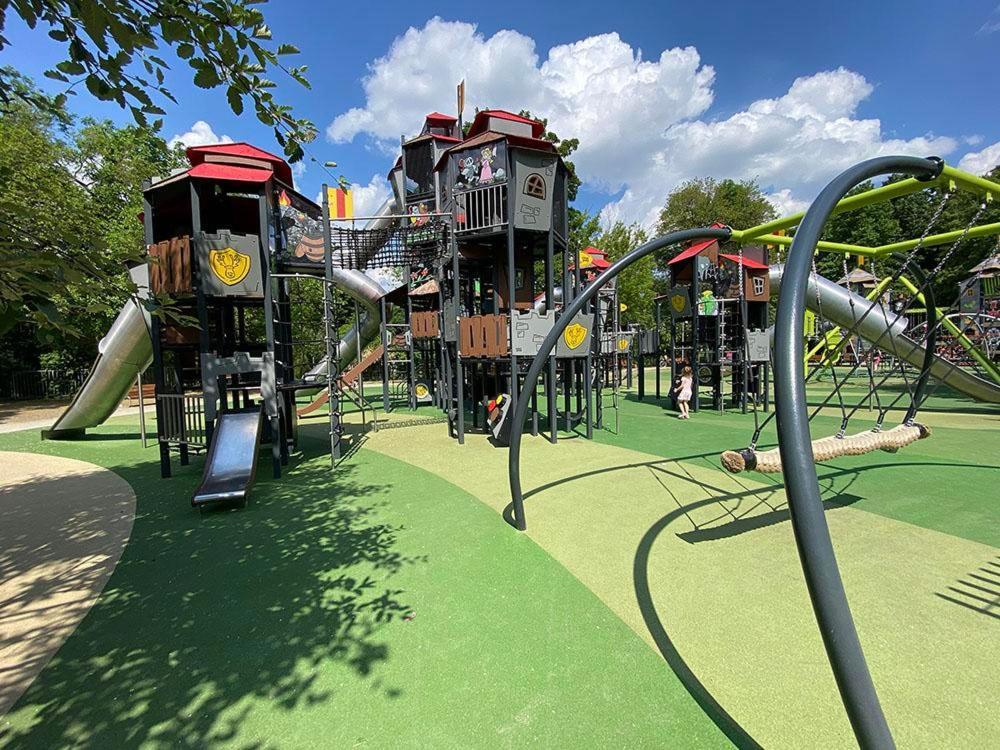 Juna - Nowoczesny Apartament W Centrum Z Widokiem Na Park Pruszków Exterior foto