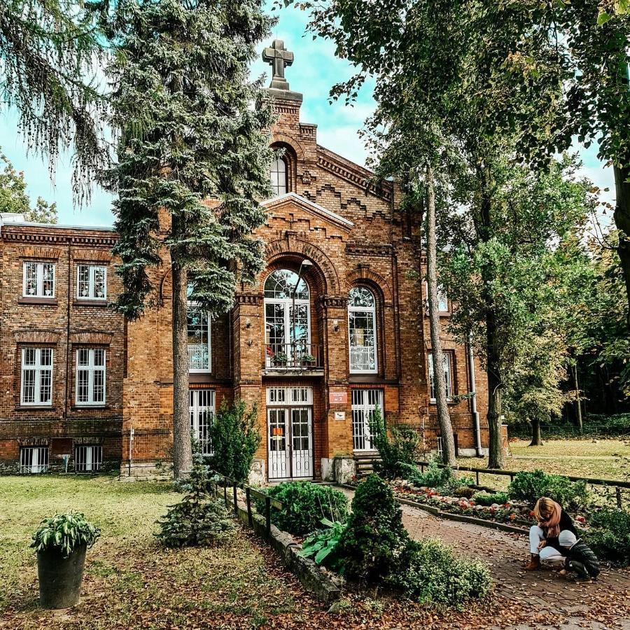 Juna - Nowoczesny Apartament W Centrum Z Widokiem Na Park Pruszków Exterior foto